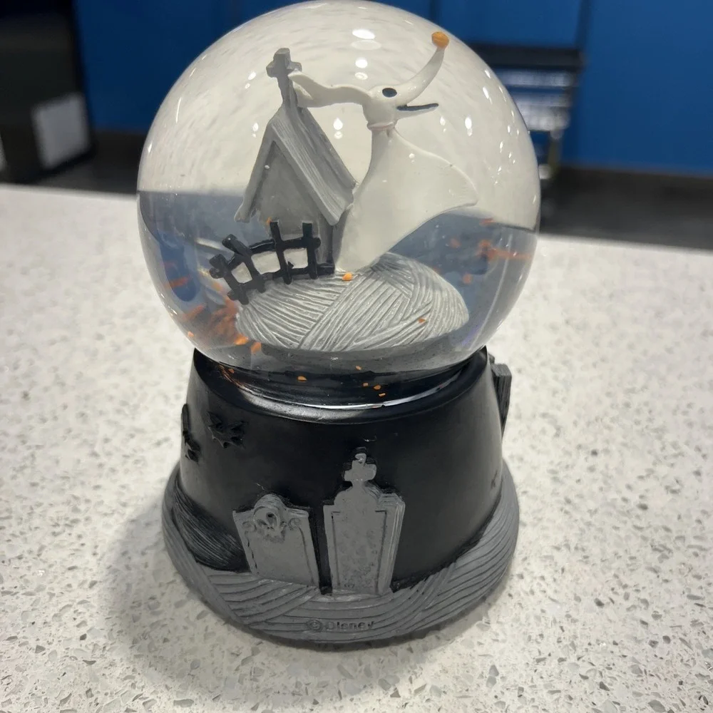Disney Nightmare Before Christmas Musical Snowglobe w/ Zero ~ Halloween